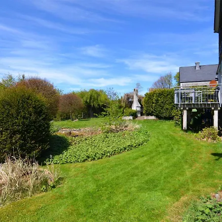 Vakantiehuis Detached House With Sauna 50m From Lifts